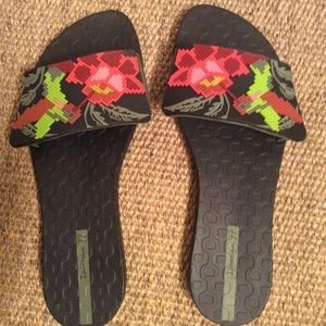 Fun summer sandal